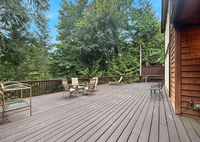 Brightside Retreat By Salmon River - Family Friendly Spacious Peaceful Deck