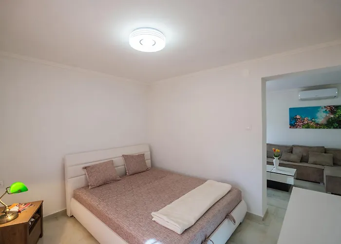 Non Stop Apartman 1