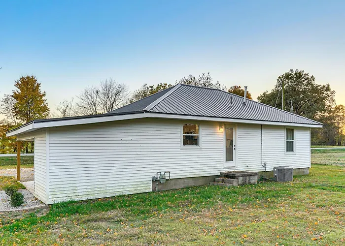 Quiet Country Stay: Modern Home Near Paducah