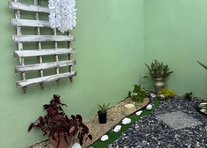 Hibiscus Bliss Getaway