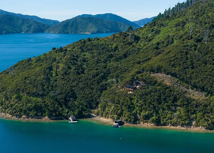Kahikatea Bay Retreat - Boat Access Only