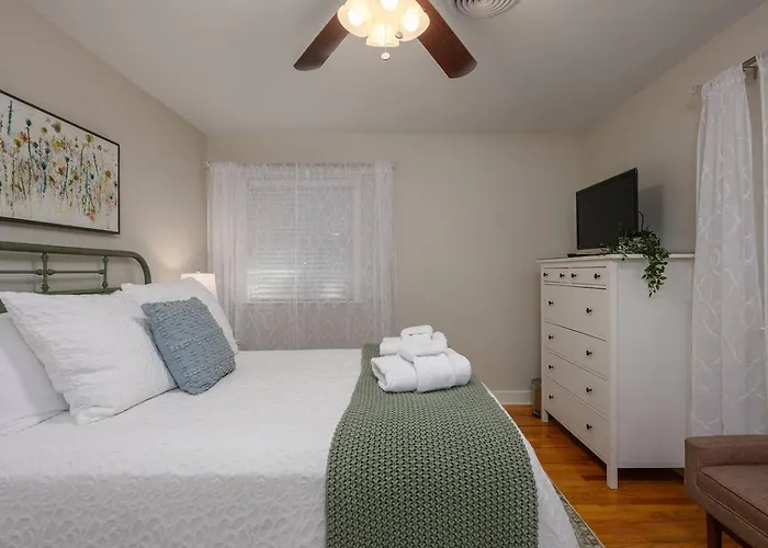 Refinished 3-Br Lowcountry Retreat