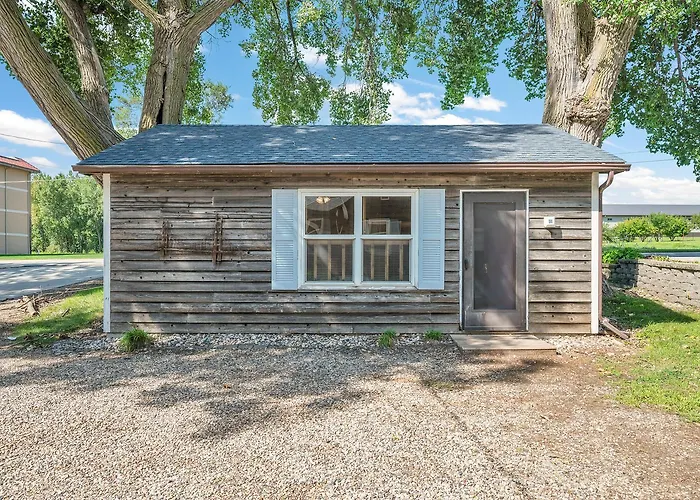 Classic West Lake Okoboji Estate W/ Guest House + Sand Beach