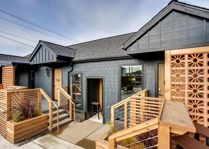 The Salome - Ada Friendly At The Louie Boutique Motel, Walk To Everything! Dog Friendly!