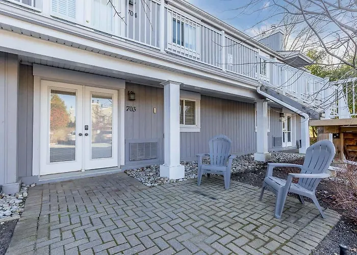 The Landing Pad - Condo In Collingwood