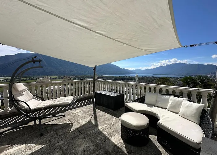 Ferienhaus Patrizia With A Fantastic View Of Lake Maggiore And The Pool