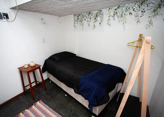 Espaço Sideral - Quartos com ar-condicionado, 5min Estádio Maracanã, 8min UERJ, shopping, 12min metrô, wi-fi 300mbp, ampla área comum com cozinha - prático e confortável