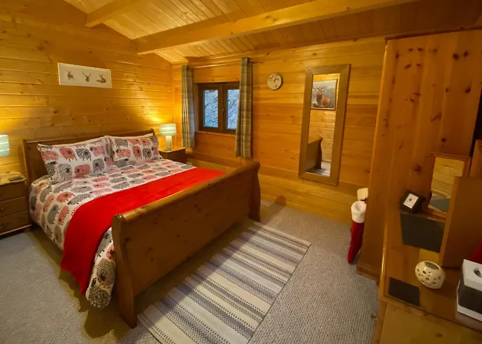 Cairnhill Lodge - Award-Winning Luxury Highland Retreat