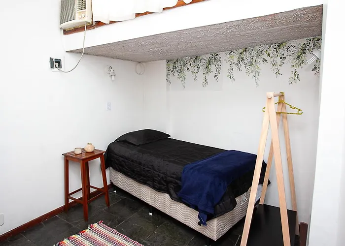 Espaço Sideral - Quartos com ar-condicionado, 5min Estádio Maracanã, 8min UERJ, shopping, 12min metrô, wi-fi 300mbp, ampla área comum com cozinha - prático e confortável