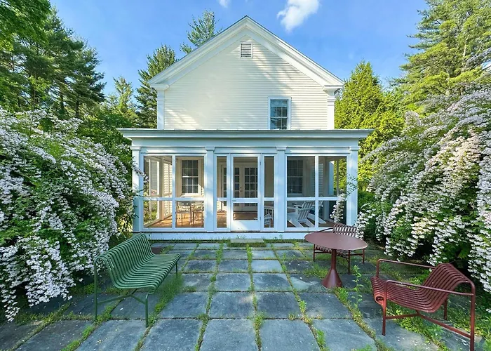 4-Season Escape W/ Plunge Pool/Soaking Tub & Sauna