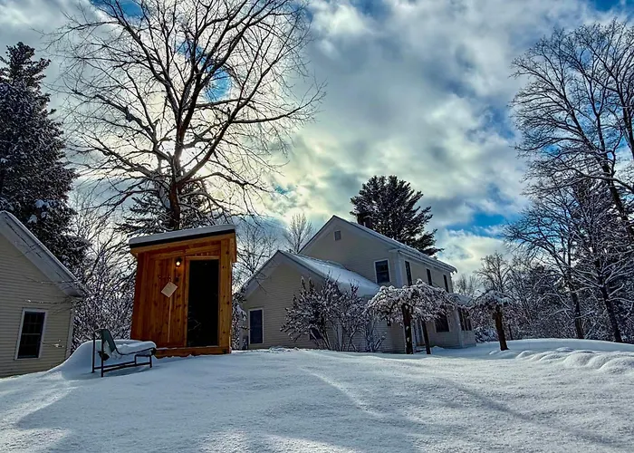 4-Season Escape W/ Plunge Pool/Soaking Tub & Sauna