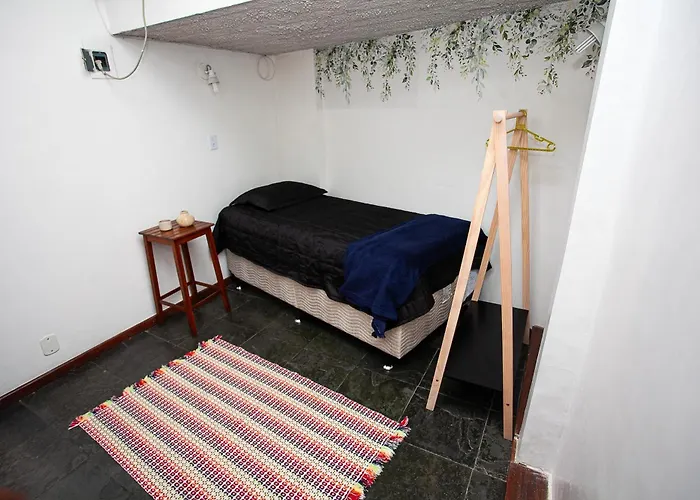 Espaço Sideral - Quartos com ar-condicionado, 5min Estádio Maracanã, 8min UERJ, shopping, 12min metrô, wi-fi 300mbp, ampla área comum com cozinha - prático e confortável