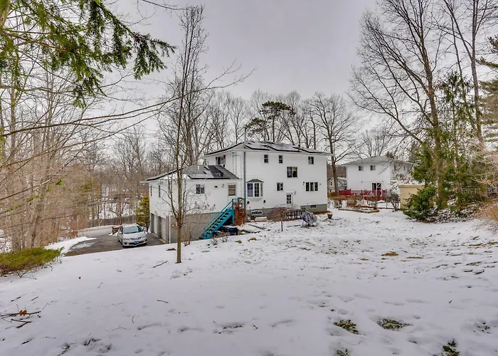Snow Days & City Escapes: Spacious Ossining Home