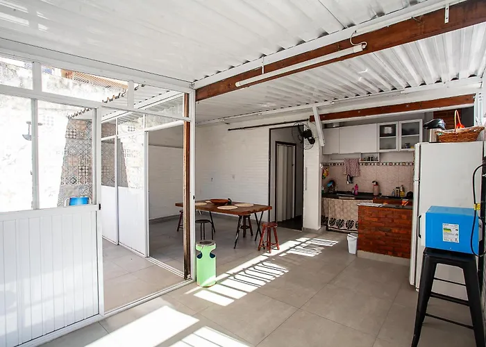 Espaço Sideral - Quartos com ar-condicionado, 5min Estádio Maracanã, 8min UERJ, shopping, 12min metrô, wi-fi 300mbp, ampla área comum com cozinha - prático e confortável