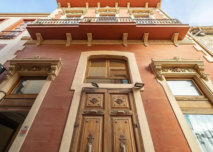 Casa Indiana En El Corazon De Begur Con Azotea