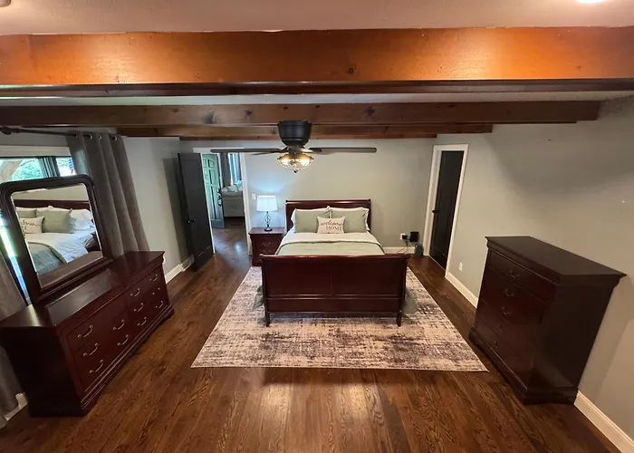 Charming 4-Br Modern Farmhouse