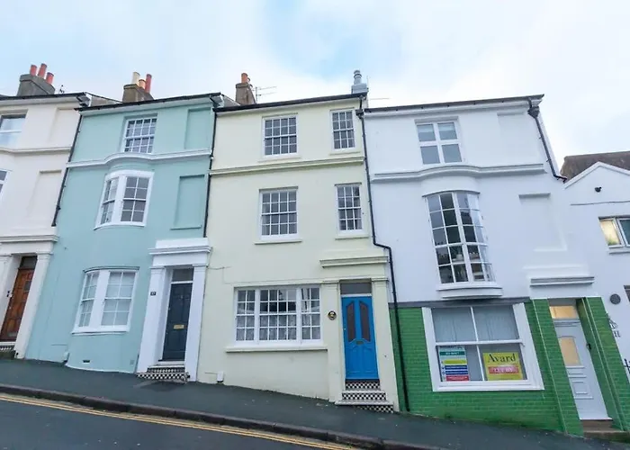 Bright Cheery 4 Bd Apartment By Brighton Station