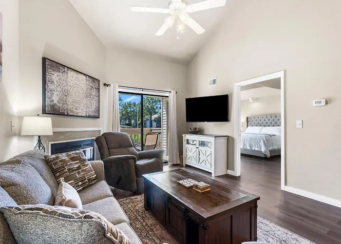 Retreat Near Table Rock Lake & Sdc With Indoor Pool