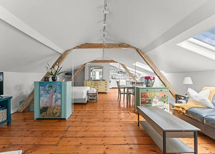 Studio Flat Above Historic Cider Mill