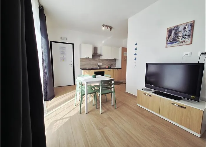 The Sun 365 - Sea View Apartment