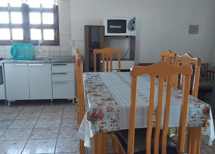 Apto com terraço coberto