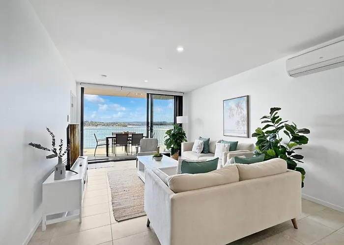 Deluxe 3-Bed Unit With Views