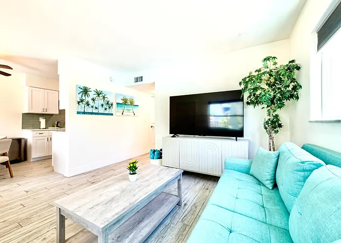 2Bd 1Ba Sunset 2 3Mins To Beach!