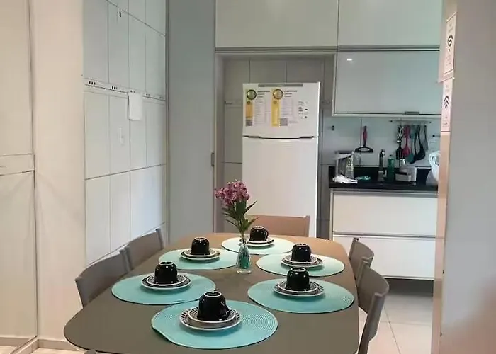 Cobertura Duplex Climatizada com Suíte a 2 km do Aeroporto de Salvador e praias