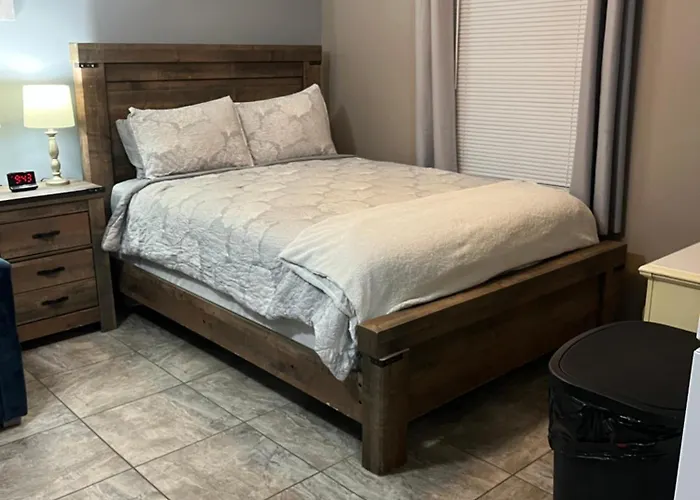 Just Like Being At Home- Newly Renovated Unit