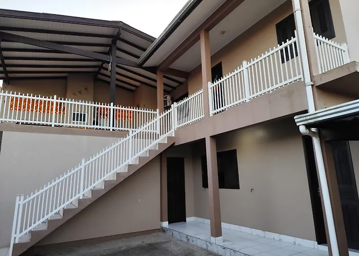Apto com terraço coberto
