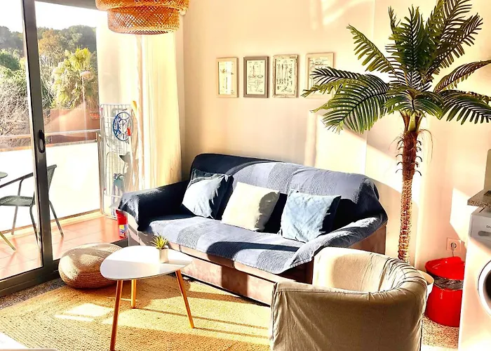 Beach&Pool, Boutique Apartament With Free Parking, Full Equipped In Fenals Beach
