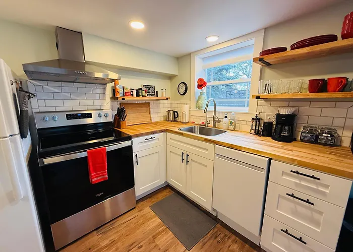 State Street Cottage, Suite 1