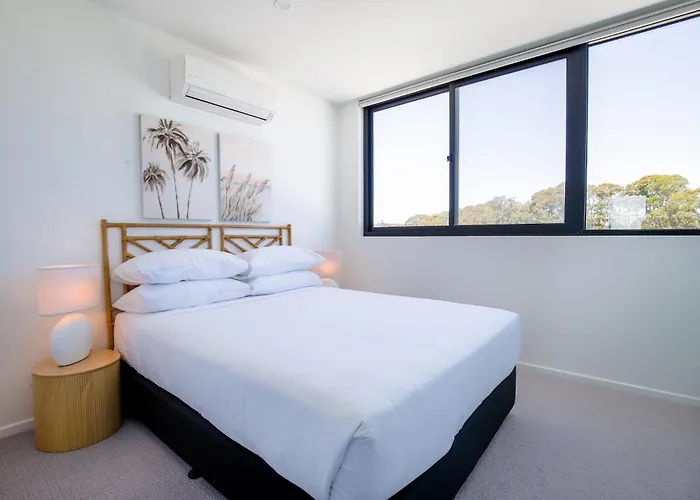 Lavish Coastal 2-Bed With Stunning Ocean Views