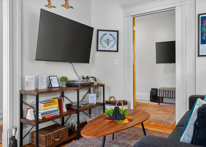 Charming 1Br Steps From Church Street - Downtown