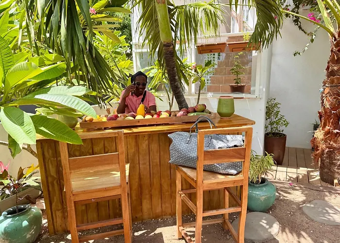 Maho Beach Studio Getaway, Oceanfront