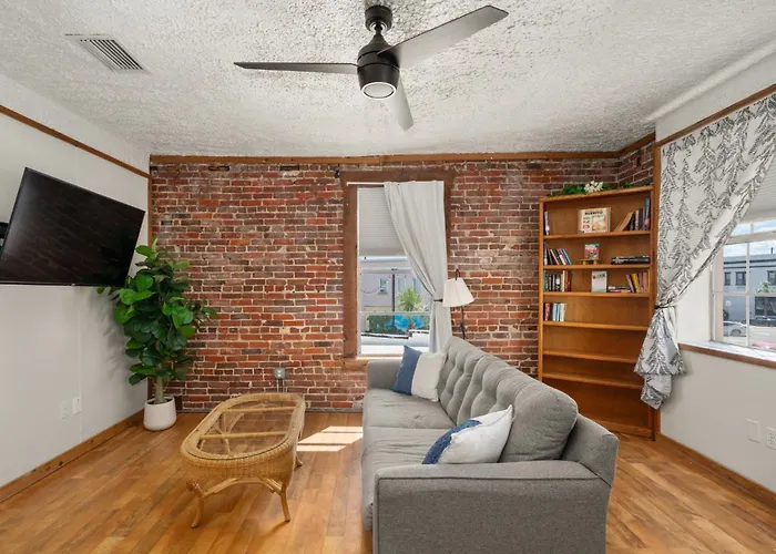Circle Overlook-Downtown Apartment Stay