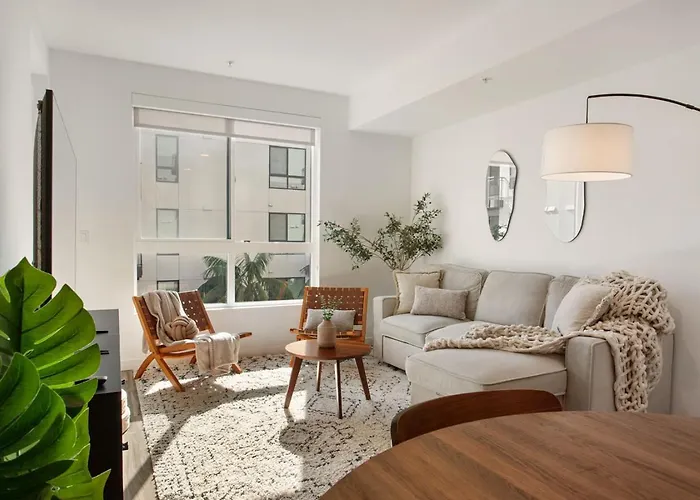 Luxury 1Bdr Centrally Located In Hollywood