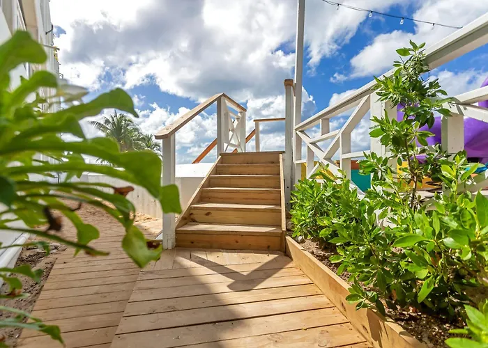 Maho Beach Spacious 1-Br, Ocean Level