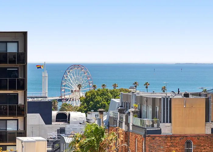 Modern Quiet 1 & 2 Bed Apt Opposite Albert Park