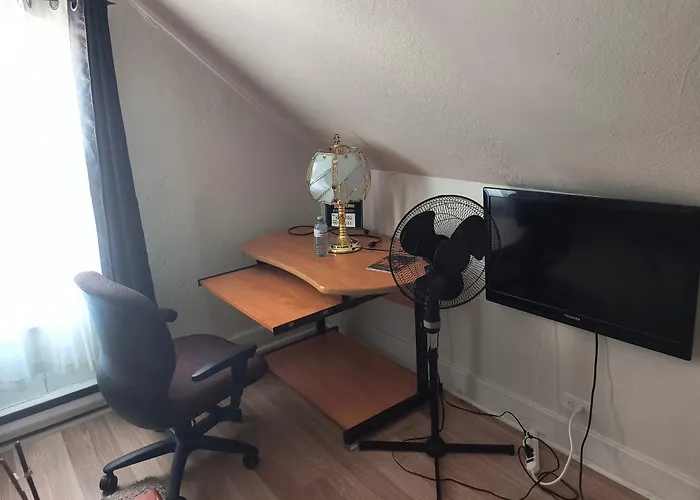 Cozy Downtown One Bedroom Free Parking