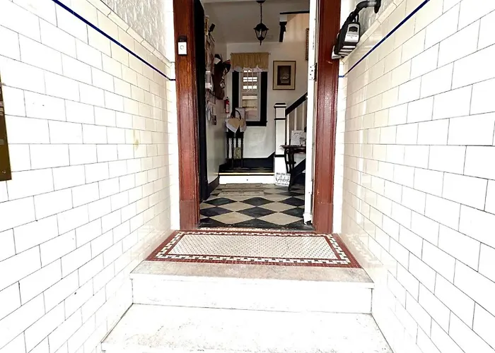 The Elizabeth Suite B2