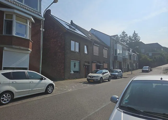 Bnb Sharon'S And Ser'S Place In Heer-Maastricht