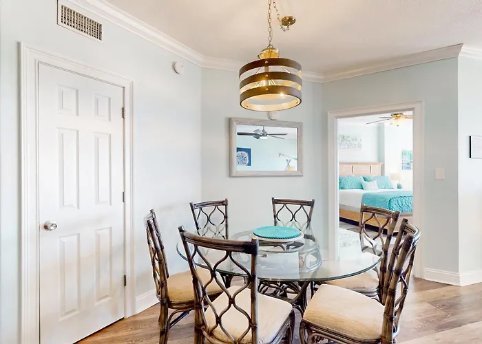 Paradise Shores 305