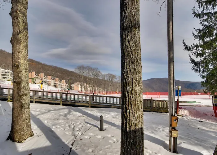 Ski-In Ski-Out Wintergreen Condo W/ Balcony