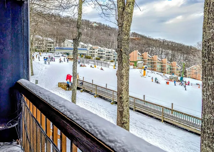 Ski-In Ski-Out Wintergreen Condo W/ Balcony