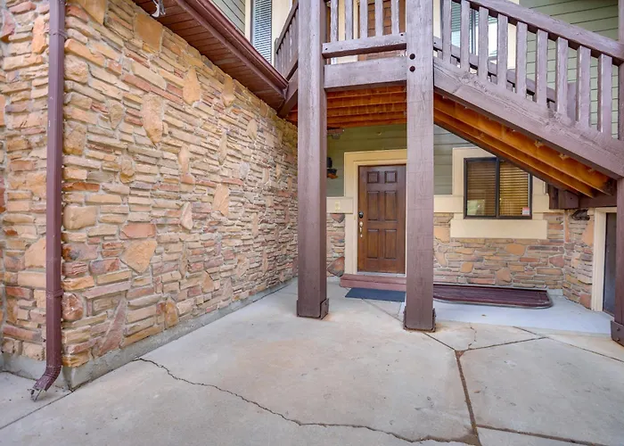 High-End Huntsville Condo W/ Private Hot Tub!