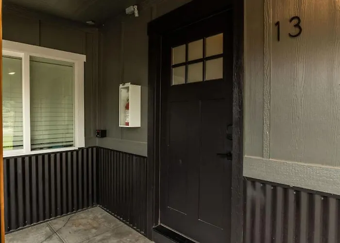 The Flats- Executive Suite-Downtown Cda