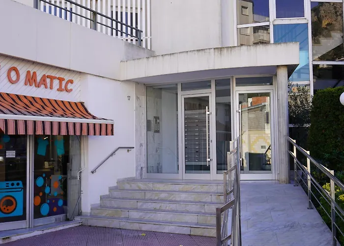 Appartement Avec Terrasse Et Piscine, Acces Plage