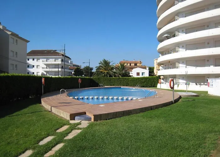 Appartement Avec Terrasse Et Piscine, Acces Plage