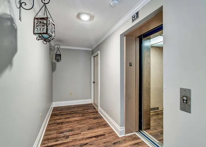 Downtown Loft - Above Bull & Barrel & Close To Georgia Southern